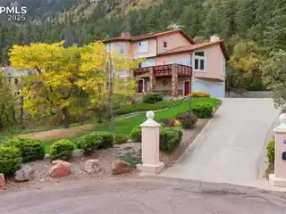 Architecturally Unique Home Near Will Rogers Shrine