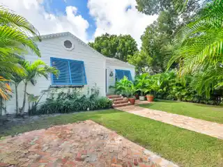 Bermuda Cottage Meets Backyard Oasis
