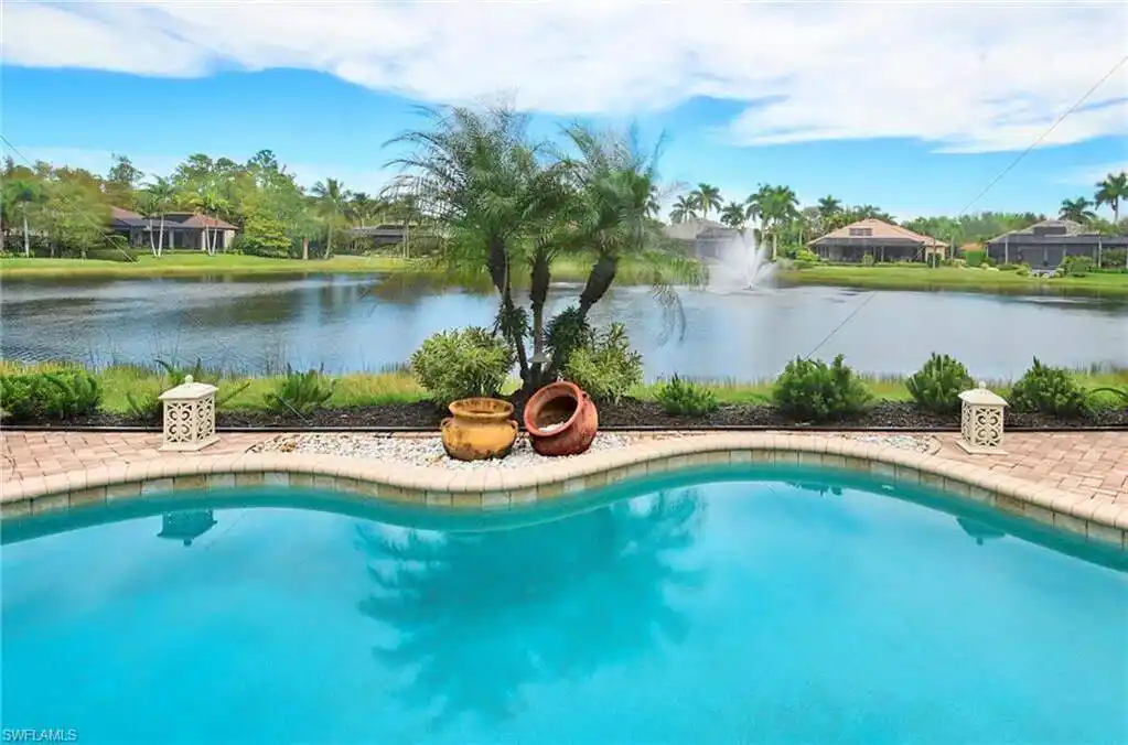 Meticulously Maintained Davinci Estate Home