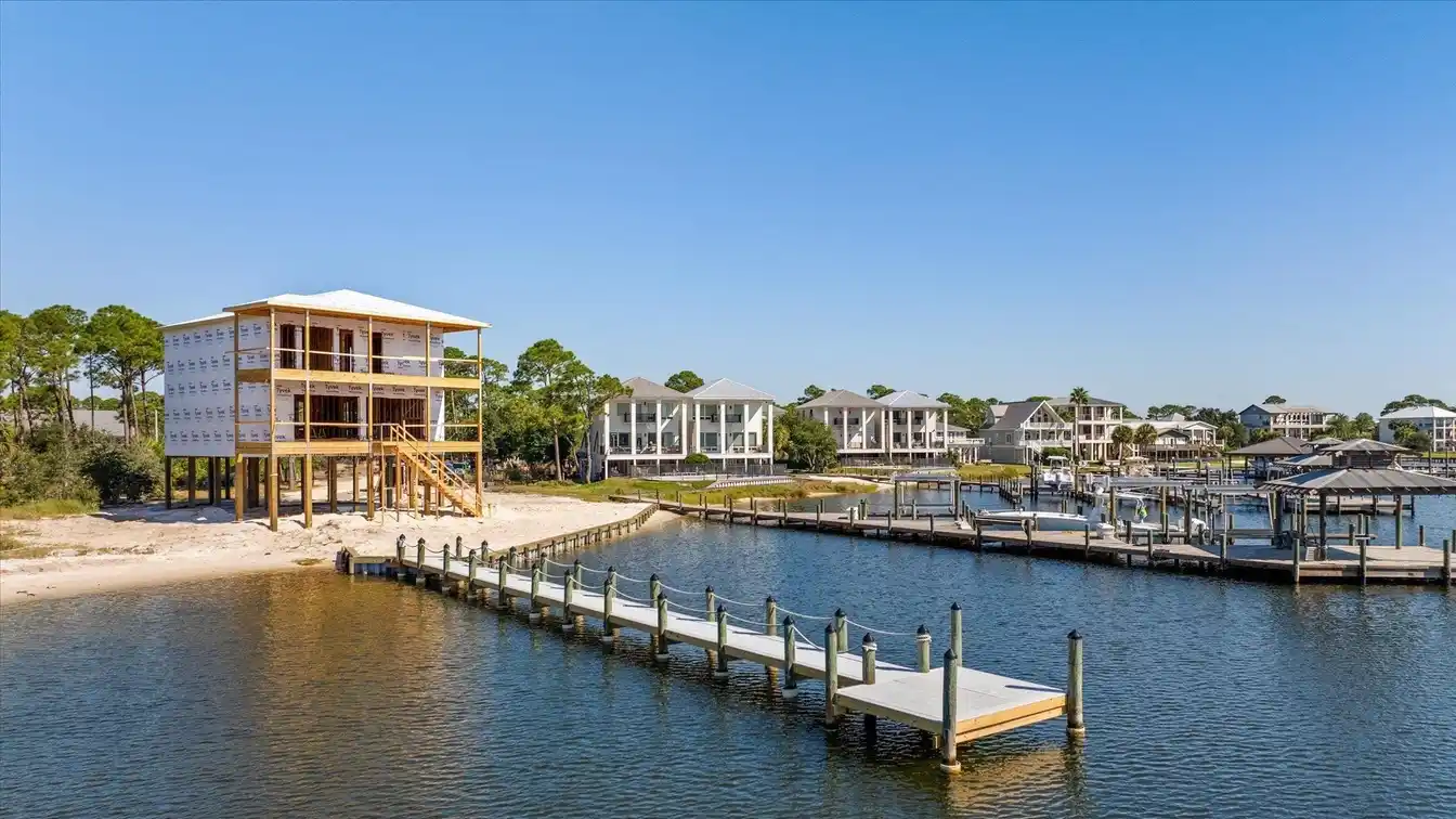 Remarkable Property Located on Cotton Bayou