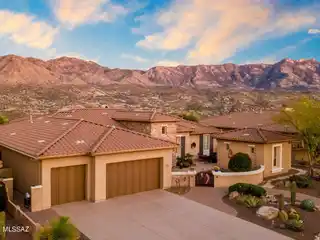 Outstanding Property with Panoramic Mountain Views