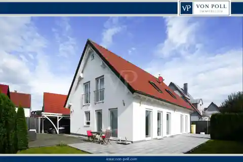 Contemporary Architecture Meets Sophisticated Functionality