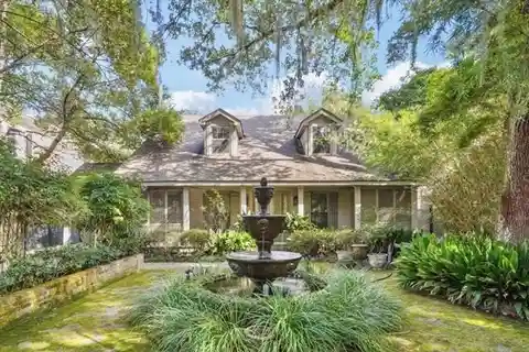 Waterfront Grace in a Hidden Historic Gem