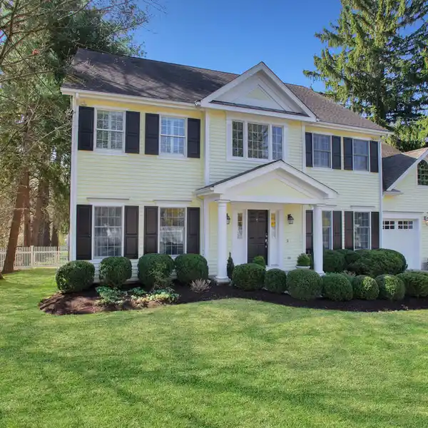 SPACIOUS IN-TOWN COLONIAL