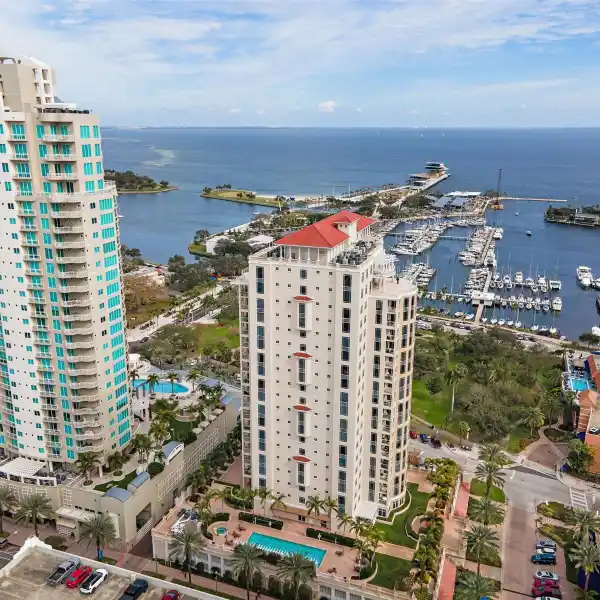 EXCLUSIVE FLORENCIA CONDO WITH EXPANSIVE PRIVATE TERRACE