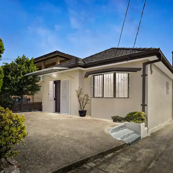 WELL-MAINTAINED FAMILY HOME