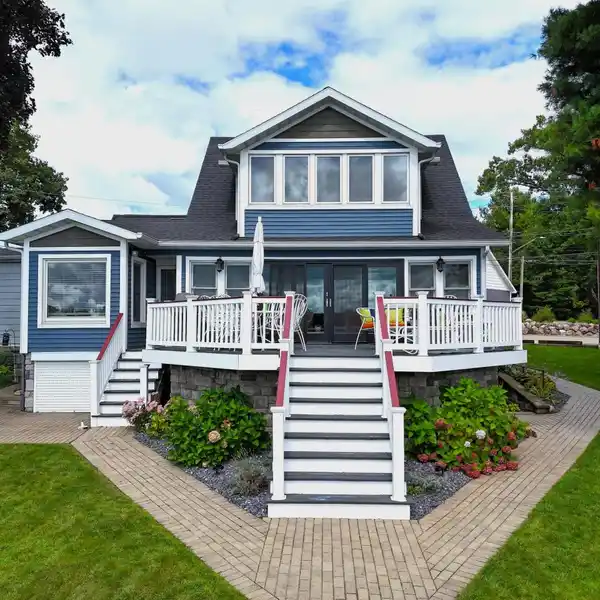 SERENE LAKESIDE RETREAT ON LITTLE CROOKED LAKE