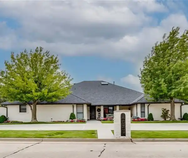 REFINED LUXURY AND EXCEPTIONAL DESIGN IN EVERY DETAIL