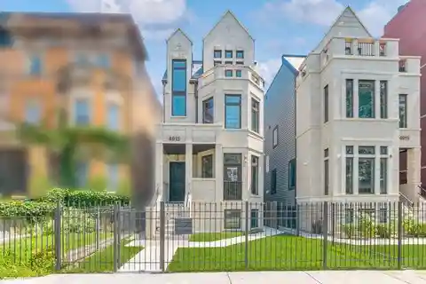 Custom Light-Filled Mansion in Iconic Bronzeville