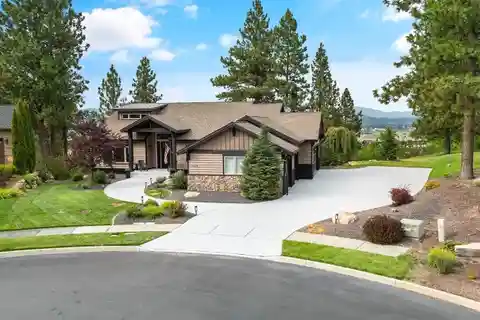 Spacious Legacy Ridge Full Daylight Walkout Rancher