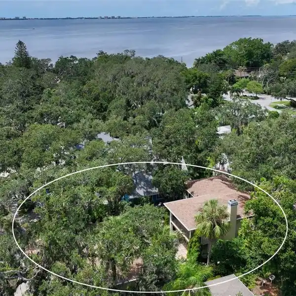 BEAUTIFUL HOME IN INDIAN BEACH