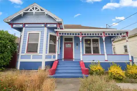 Victorian Gem in Sought-After Jefferson Park