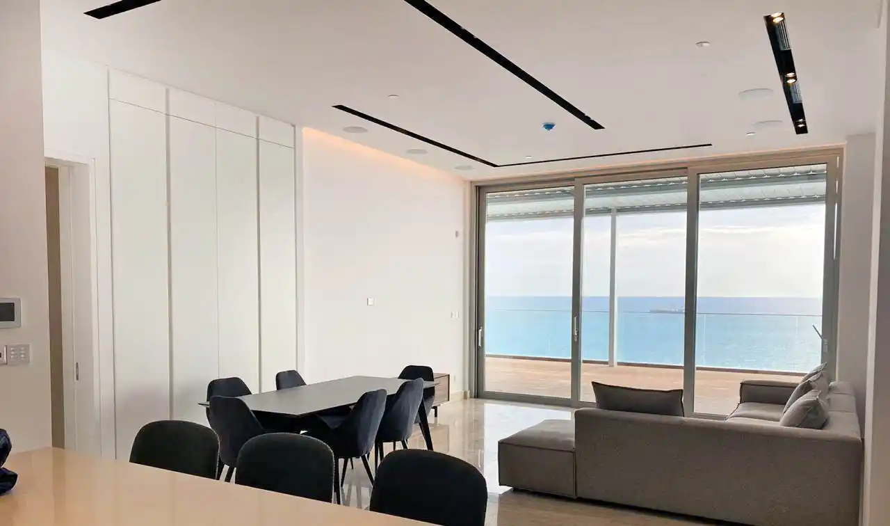 Ultra Prestigious Seafront Penthouse