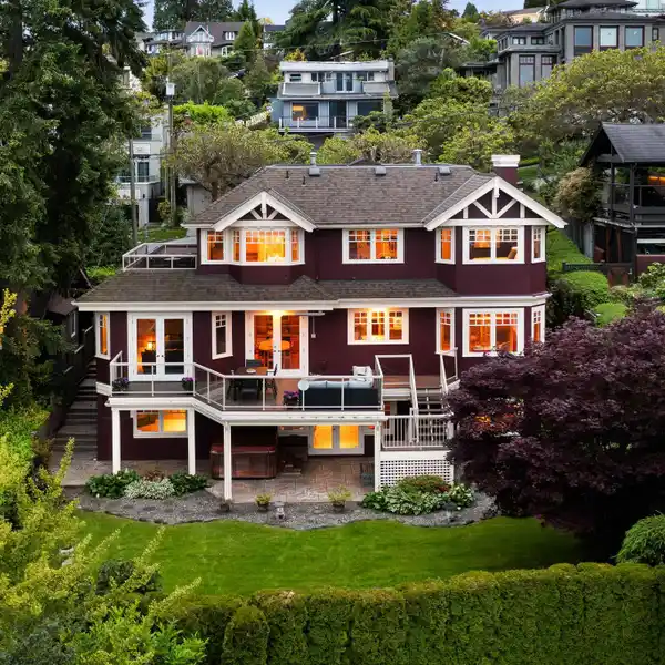 BEAUTIFUL CRAFTSMAN HOME
