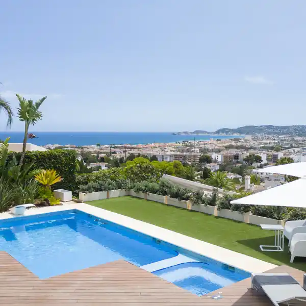 IMPRESSIVE VILLA IN THE PRESTIGIOUS PUCHOL AREA