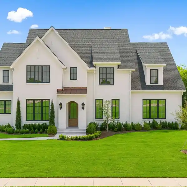 IMMACULATE NEW HOME IN EASTMAN'S PRESERVE