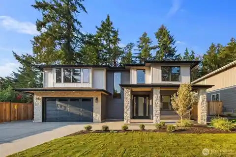 Luxurious Custom Built Downtown Home