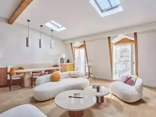 Magnificent Top-Floor Apartment