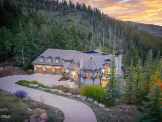 Luxury and Tranquility on Two Acres