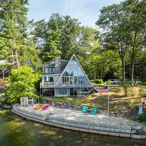LAKESIDE A-FRAME ON NEWFOUND LAKE