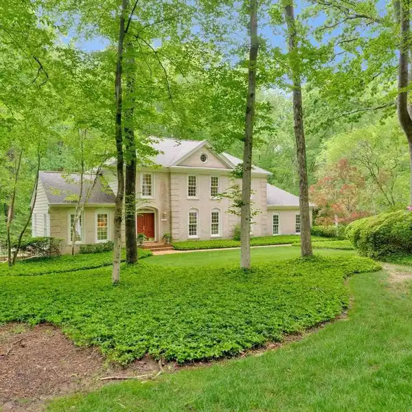 EXCEPTIONAL HOME IN CANTERBERRY ESTATES