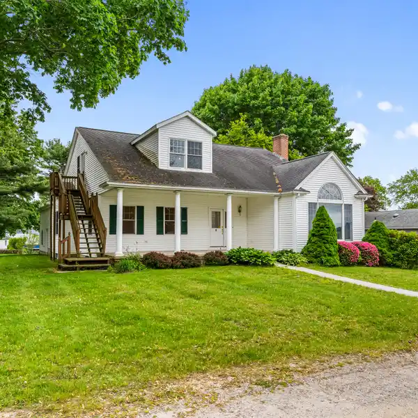 WATERFRONT LIVING WITH STUNNING NIANTIC RIVER VIEWS