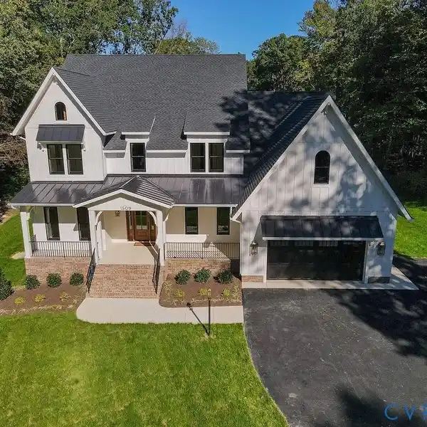 NEW CLASSIC FARMHOUSE STYLE HOME