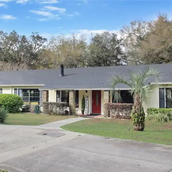 LOVELY HOME ON 2.5 PRIVATE ACRES