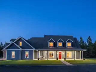 Northwest Retreat on 10 Private Fenced Acres