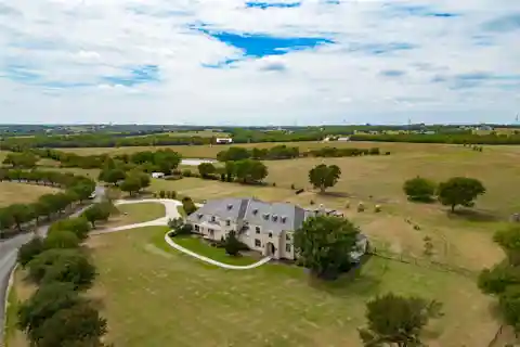 Tranquil Luxury on Nearly Four Acres