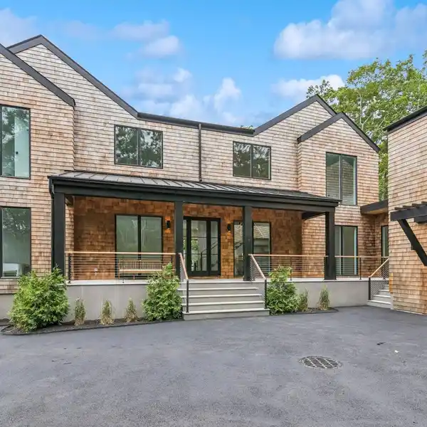 MAGNIFICENT NEW CONSTRUCTION IN THE HAMPTONS