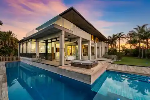Resort-like Architectural Grandeur