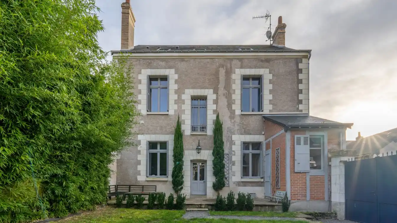 Elegant and Spacious Townhouse
