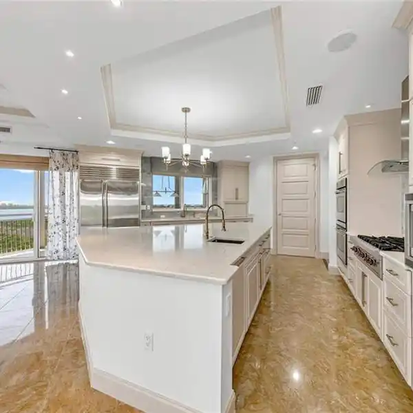 RARE CONDO IN BONITA SPRINGS