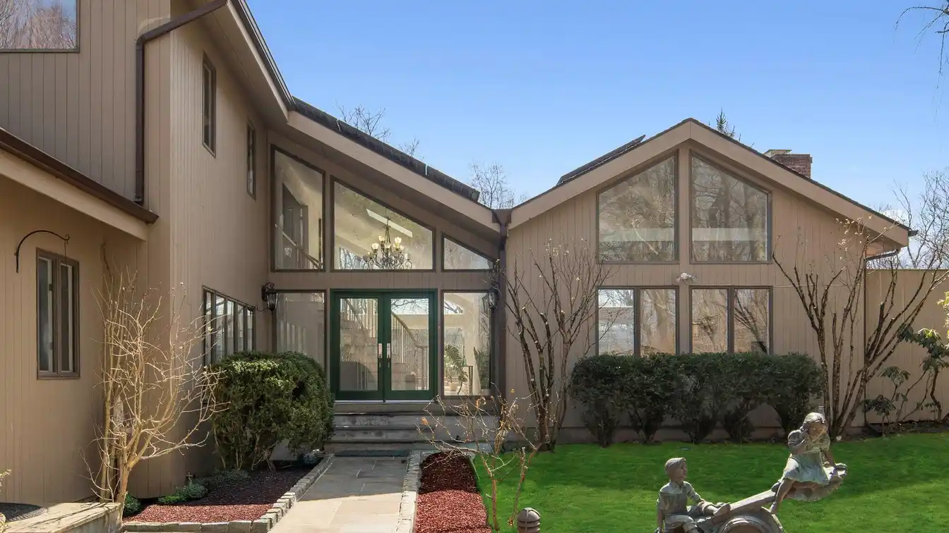 Inviting Contemporary Home in a Wonderful Neighborhood