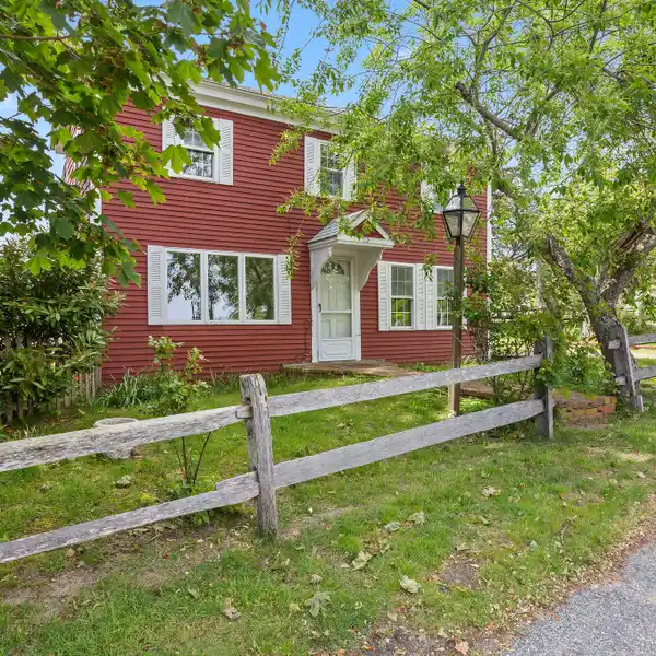 RENOVATE OR REIMAGINE THIS HISTORIC TREASURE