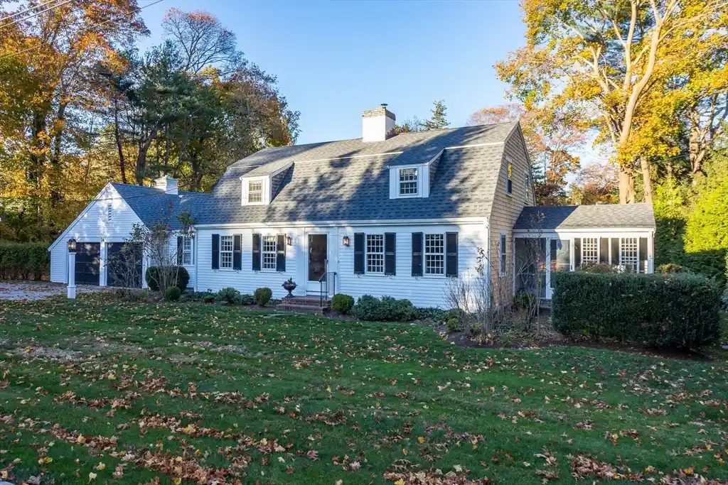 Classic Duxbury Cape