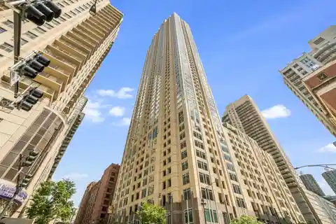 River North Luxury with Private Elevator Access