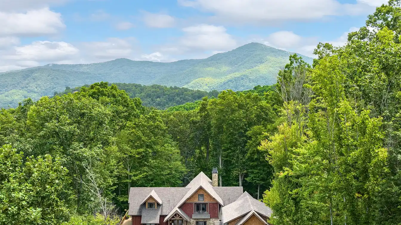 Post-and-beam Masterpiece in the Scenic Blue Ridge Mountains