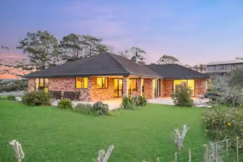 King of the Hill – Trophy Lifestyle Estate