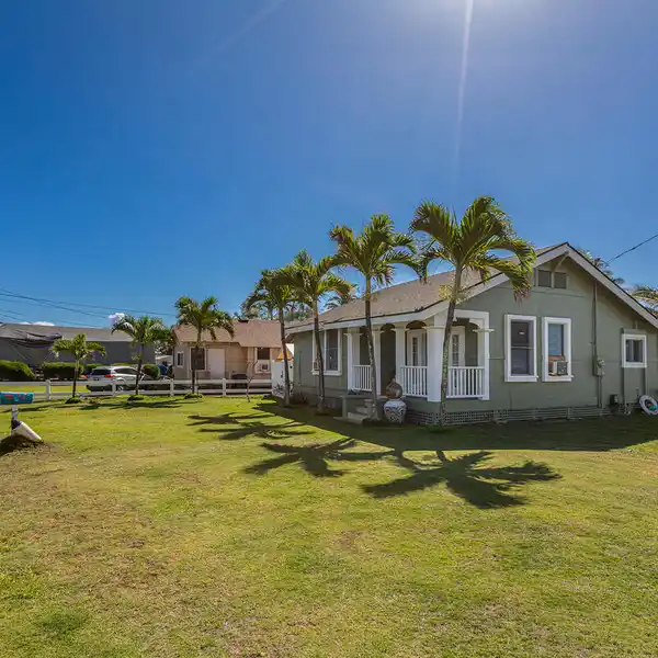 CLASSIC PLANTATION ERA BEACH HOUSE AND COTTAGE