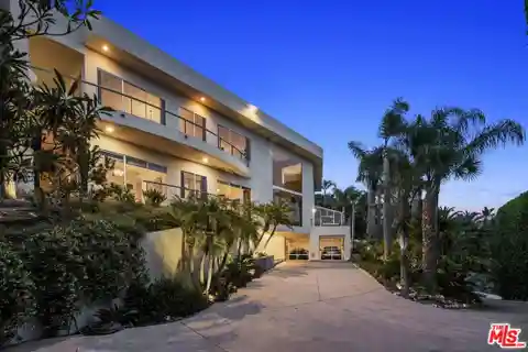 Modern Luxury Estate with Unmatched Privacy