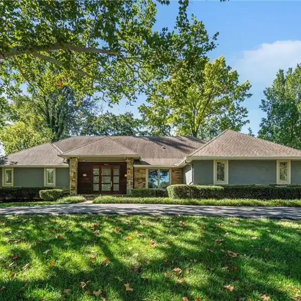 BEAUTIFUL HOME IN COVETED SAGAMORE HILLS