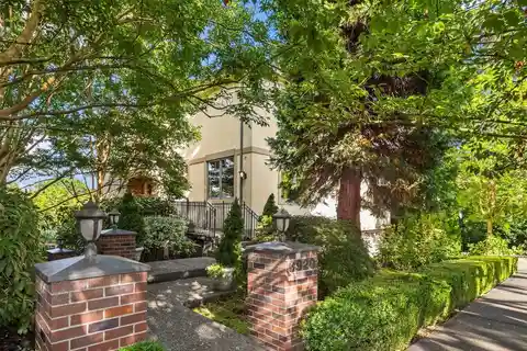 Highly Desirable Laurelhurst Neighborhood Home