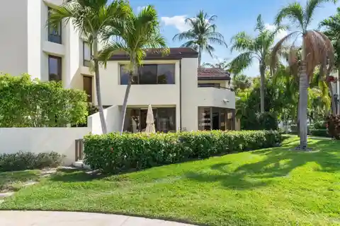 Rare Townhome in Old Port Cove