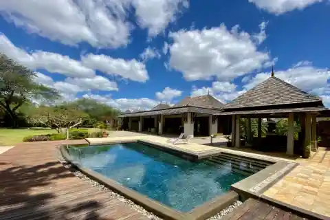 Spacious Villa in the Prestigious Tamarina Estate