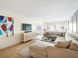 Renovated and Sun-Flooded Residence