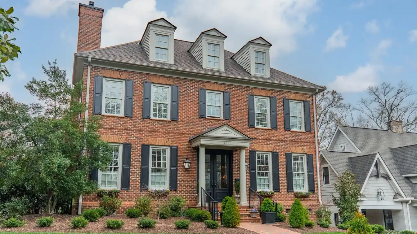 Fully Renovated Home Steps to Freedom Park