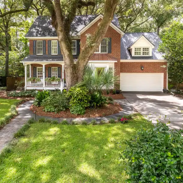 TASTEFULLY UPDATED HOME IN LONGPOINT