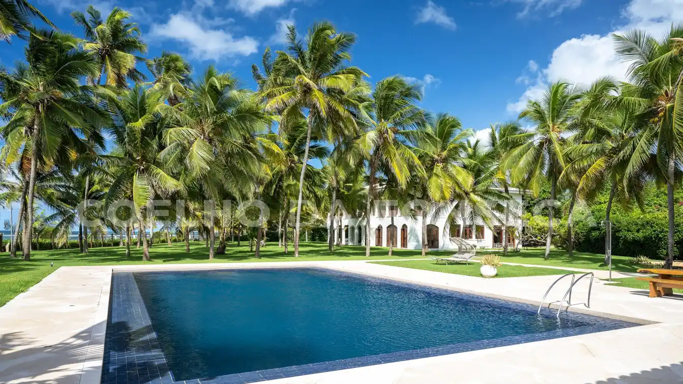 Spectacular House Right on the Sand